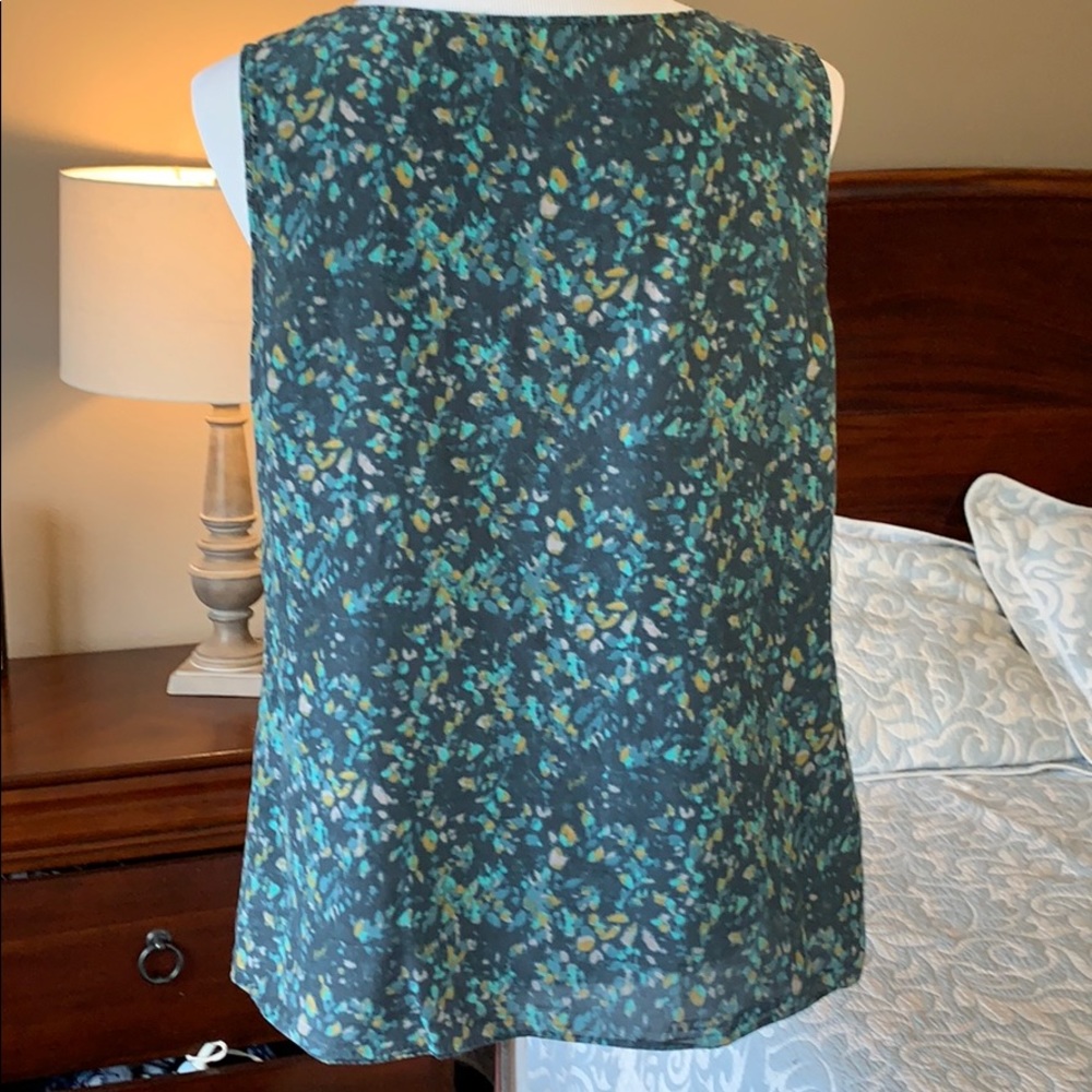 Green print sleeveless blouse large Eddie Bauer - Picture 3 of 7